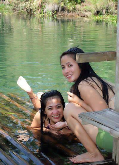 wanita mandi bugil