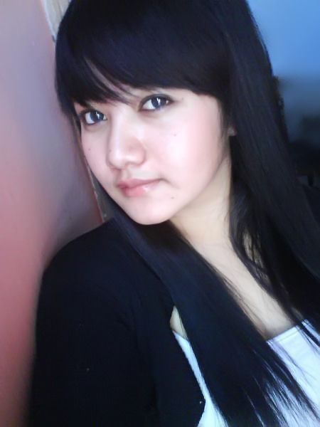 gambar emo ciuman