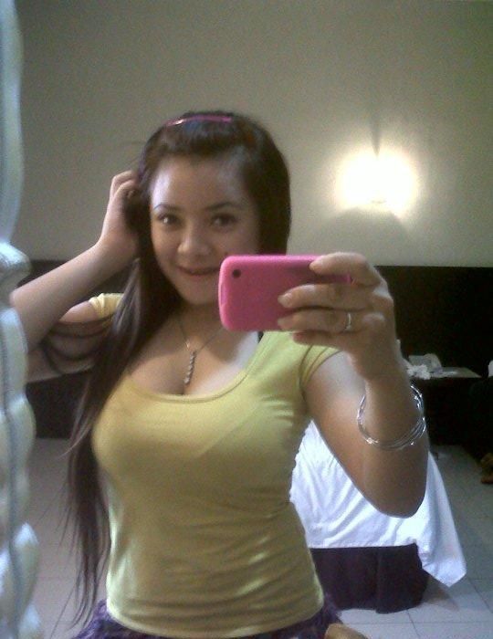 syahrini telanjang