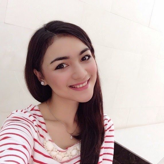 gambar cantik background putih