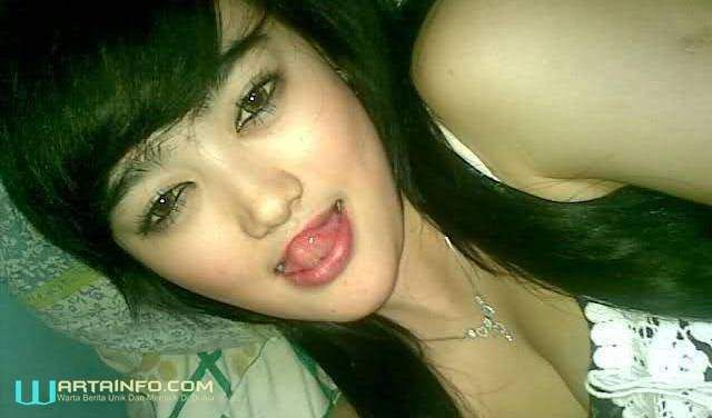 pose hubungan intim