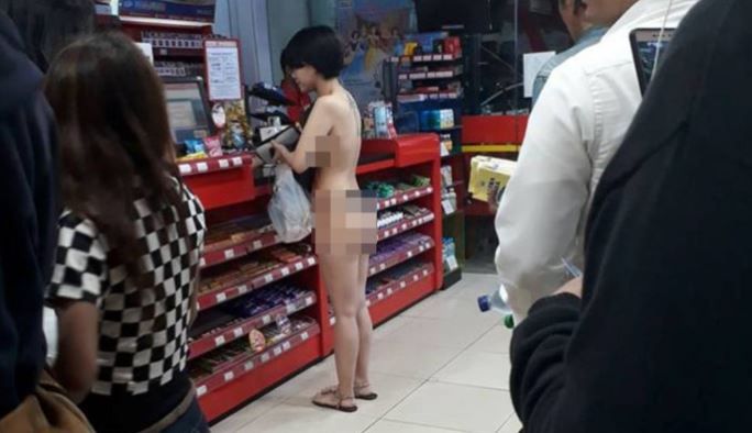 gambar gadis cantik tanpa busana