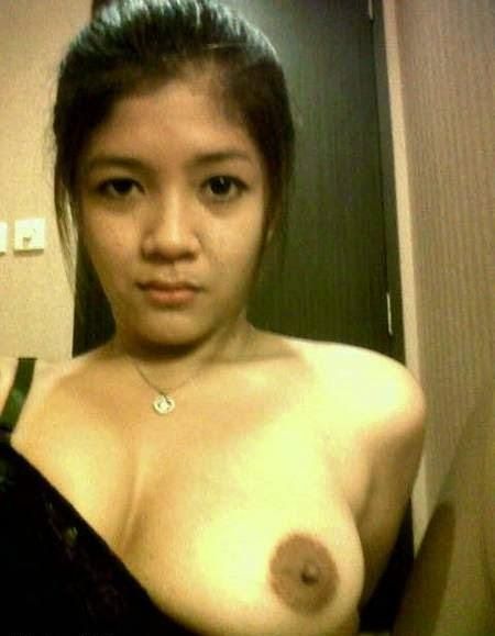 wanita hamil bugil