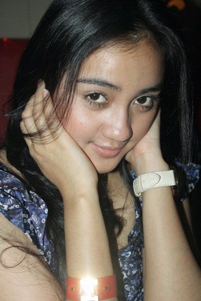 intip celana artis