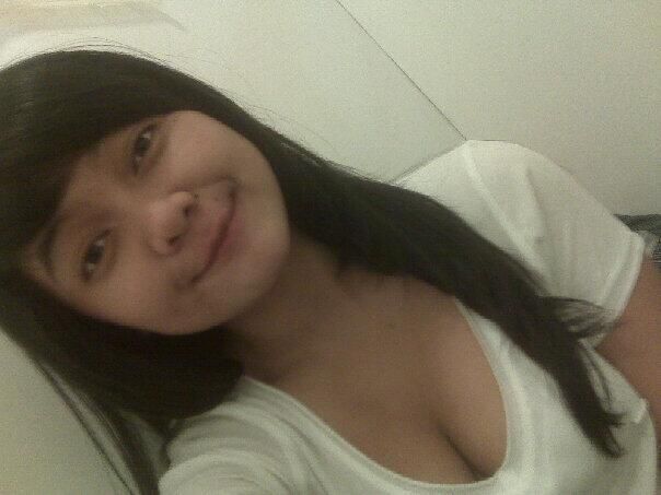 ngangkang pamer memek