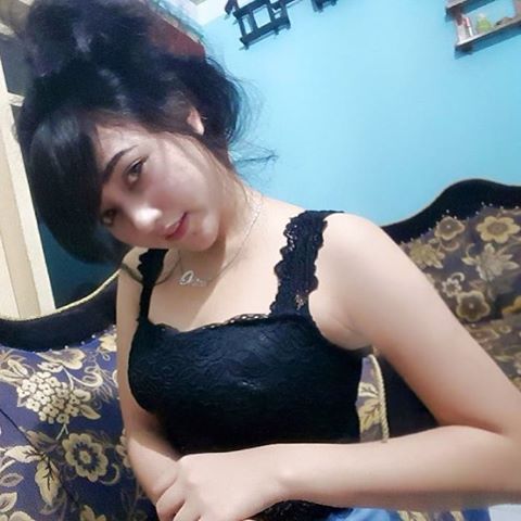 ngentot pembantu montok