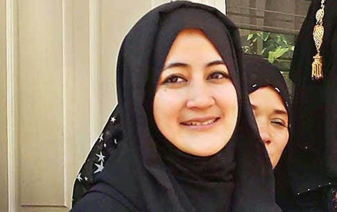 keputusan umi pipik untuk bercadar