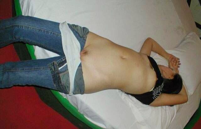 ngintip cewek ganti baju