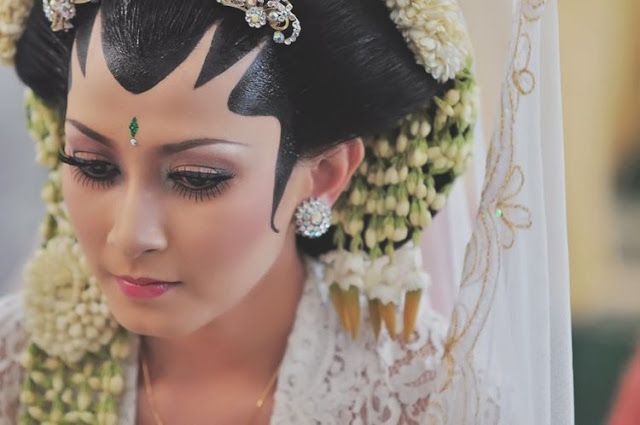 ngintip cewek mandi telanjang