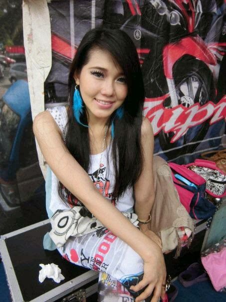 foto wanita cantik telanjang