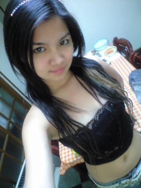gadis cantik montok