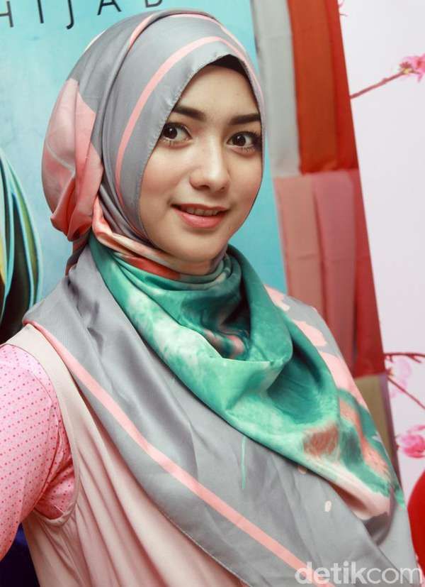 artis telanjang