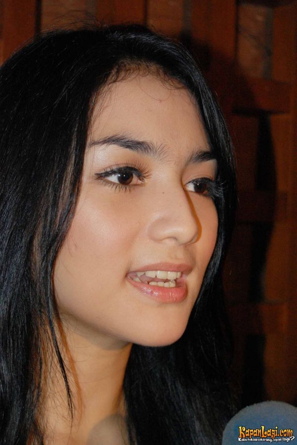 luna maya bugil