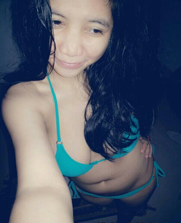 istri selingkuh di kamar mandi