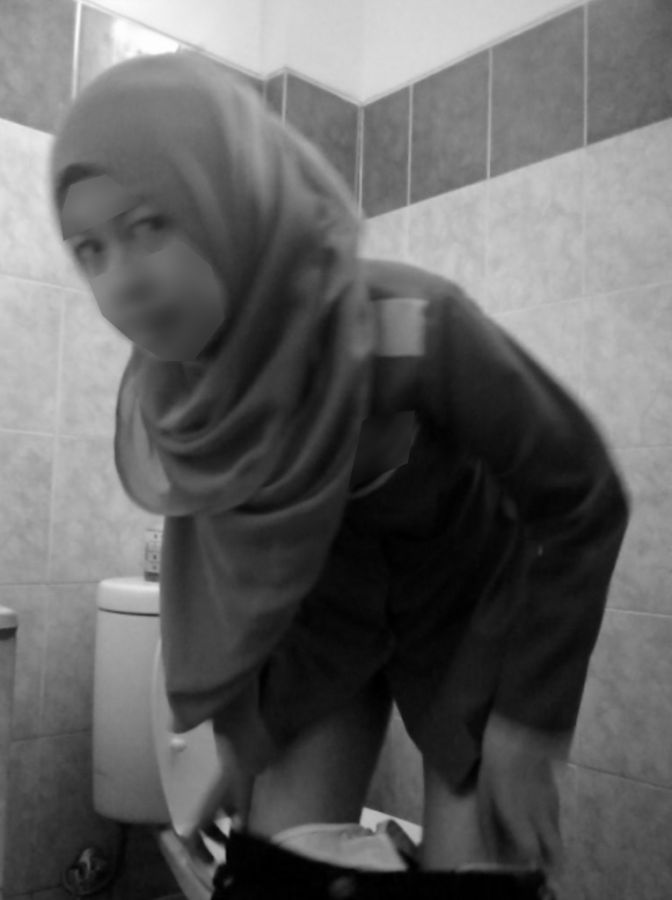 intip tetangga mandi