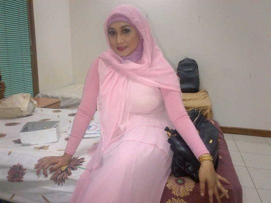 wanita tetek besar