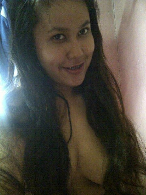 ayu azhari telanjang