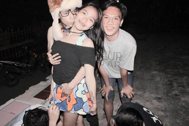 payu dara cewek pamer