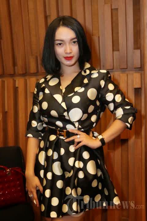 goyang itik zaskia gotik