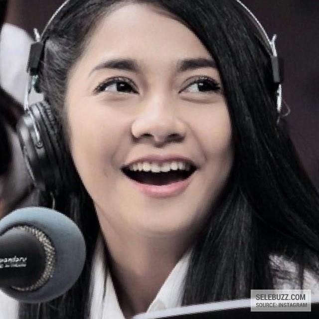 gadis bugil