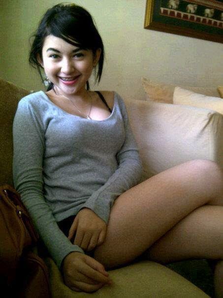 istri selingkuh di kamar mandi
