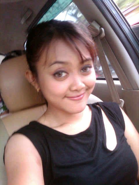 artis telanjang bulat
