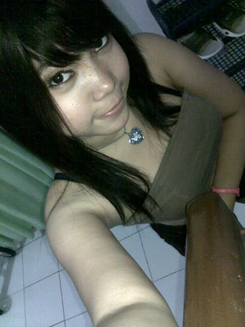 kontol masuk memek cewek bugil
