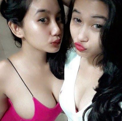 telanjang duo srigala