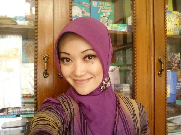 dipaksa ber