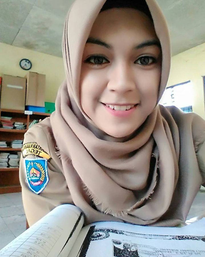 dipaksa buka baju