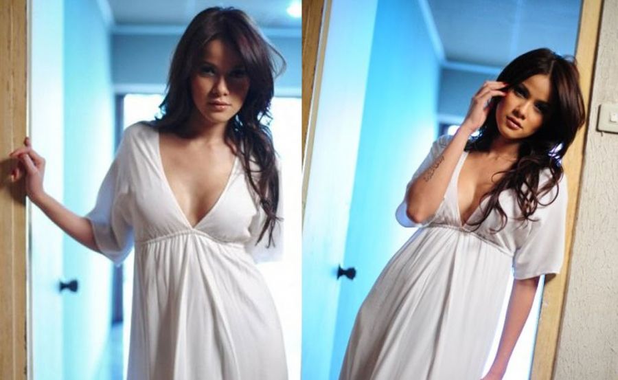 slimpics memek online gambar 1