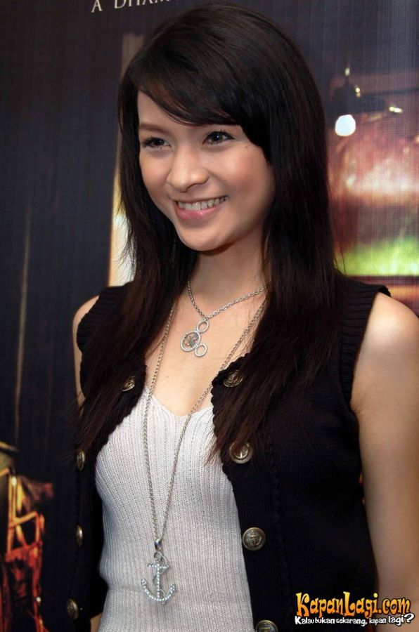 gadis bugil hot