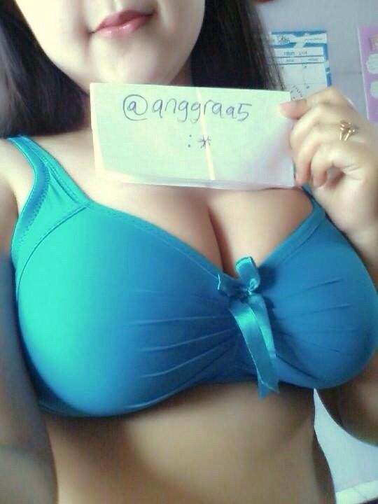 cantik bugil masturbasi