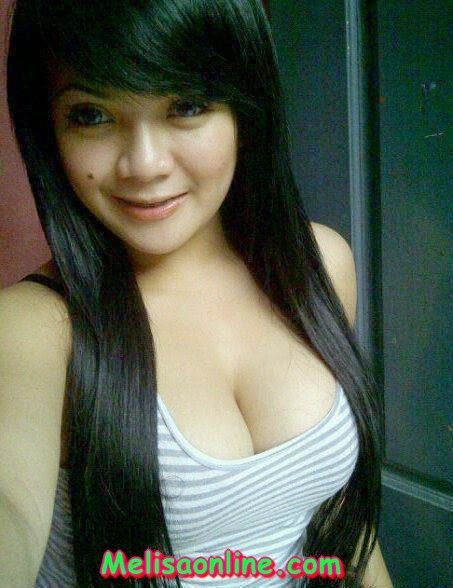 cewek cantik bugil ngangkang