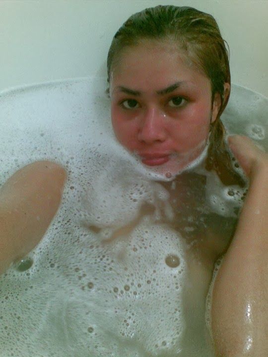 intip paha mulus