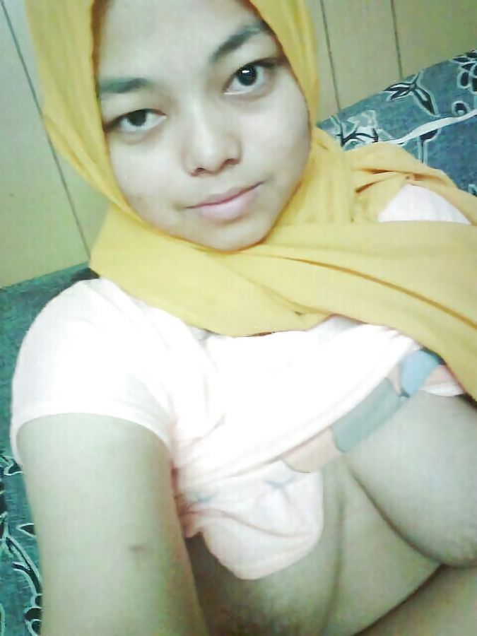 gadis berjilbab ngisep kontol www