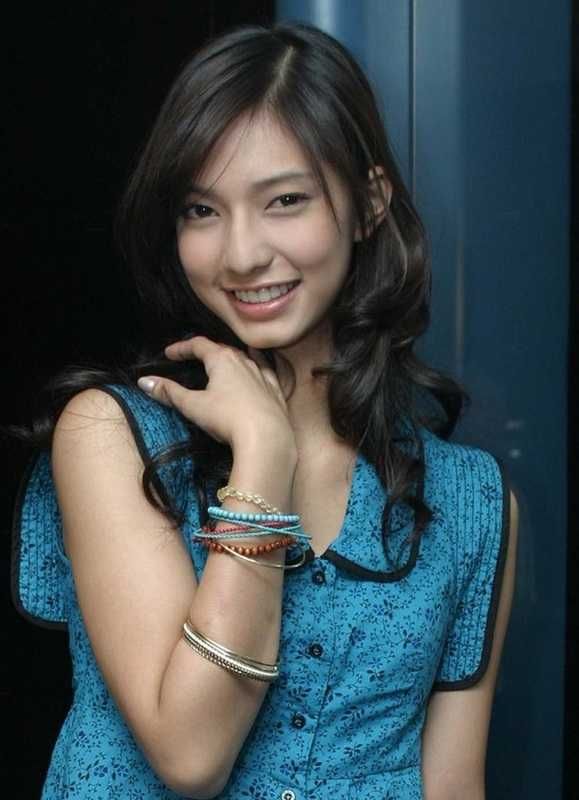 cinta laura bugil