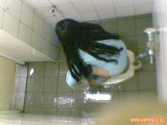 gadis mandi