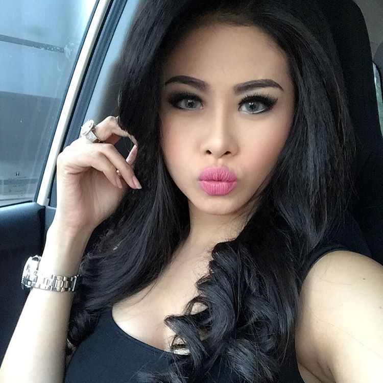 syahrini bugil