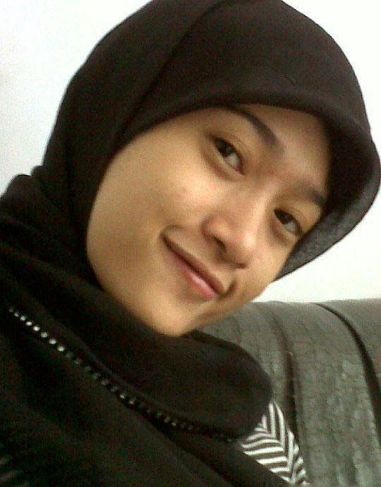 model telanjang bulat