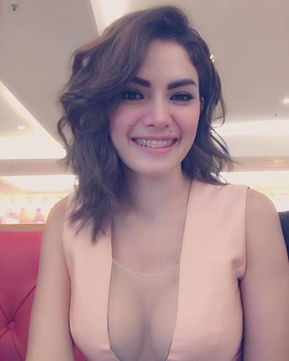 model telanjang indonesia