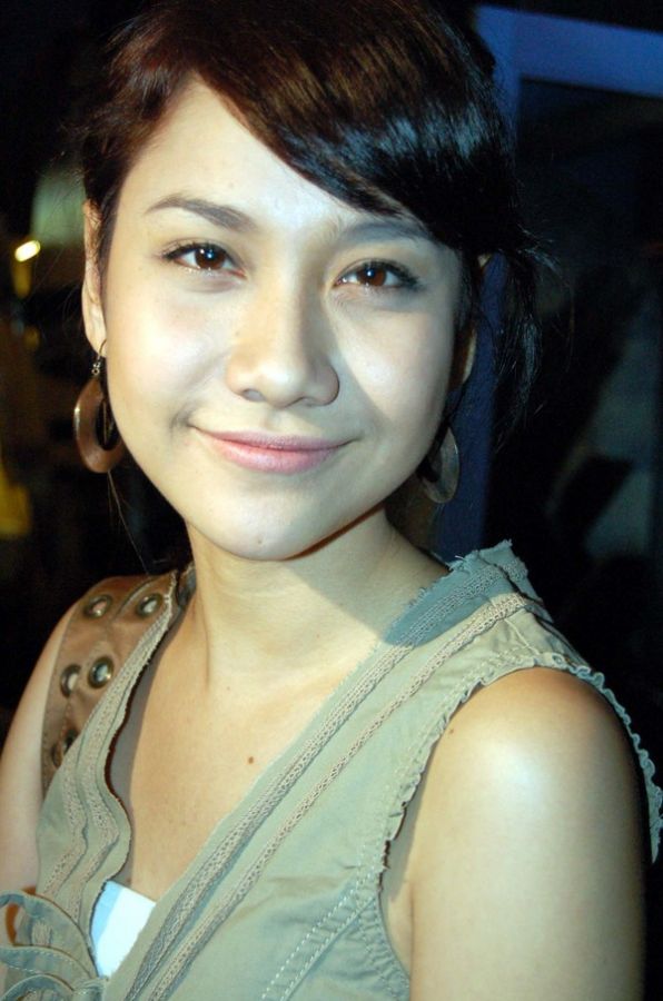 rambut pendek bunga citra lestari