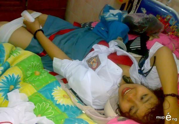 liat celana dalam artis indonesia
