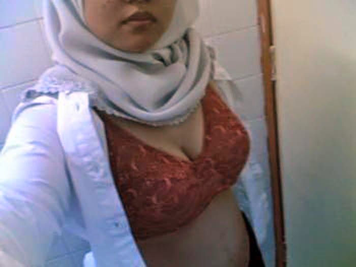 gambar pantatku diraba