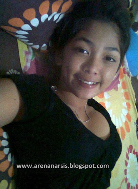 cewek bugil pamer memek basah