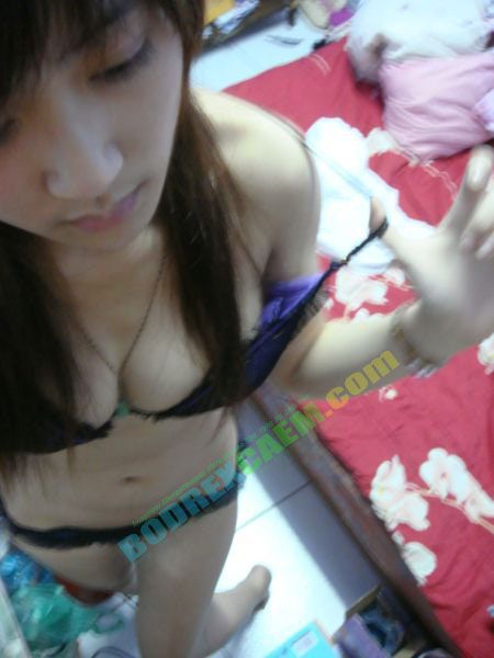 model pamer memek