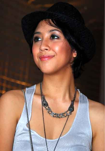 yuni shara bugil