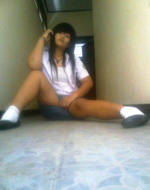 gadis cantik montok