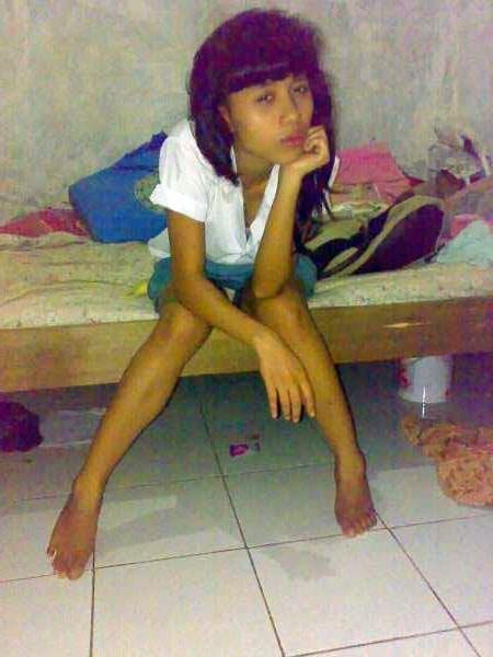 cium celana dalam bekas