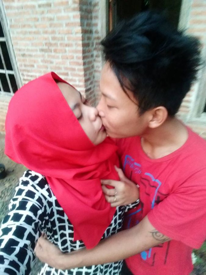 foto ciuman paling mesra